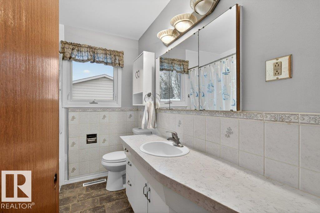 5216 89 AV NW - 17