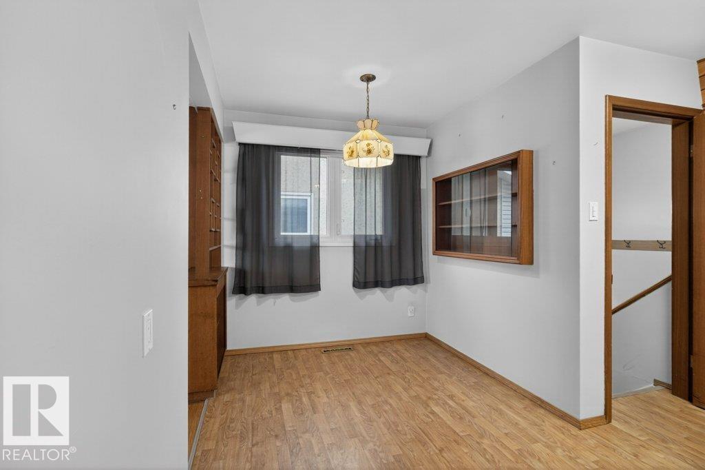 5216 89 AV NW - 19