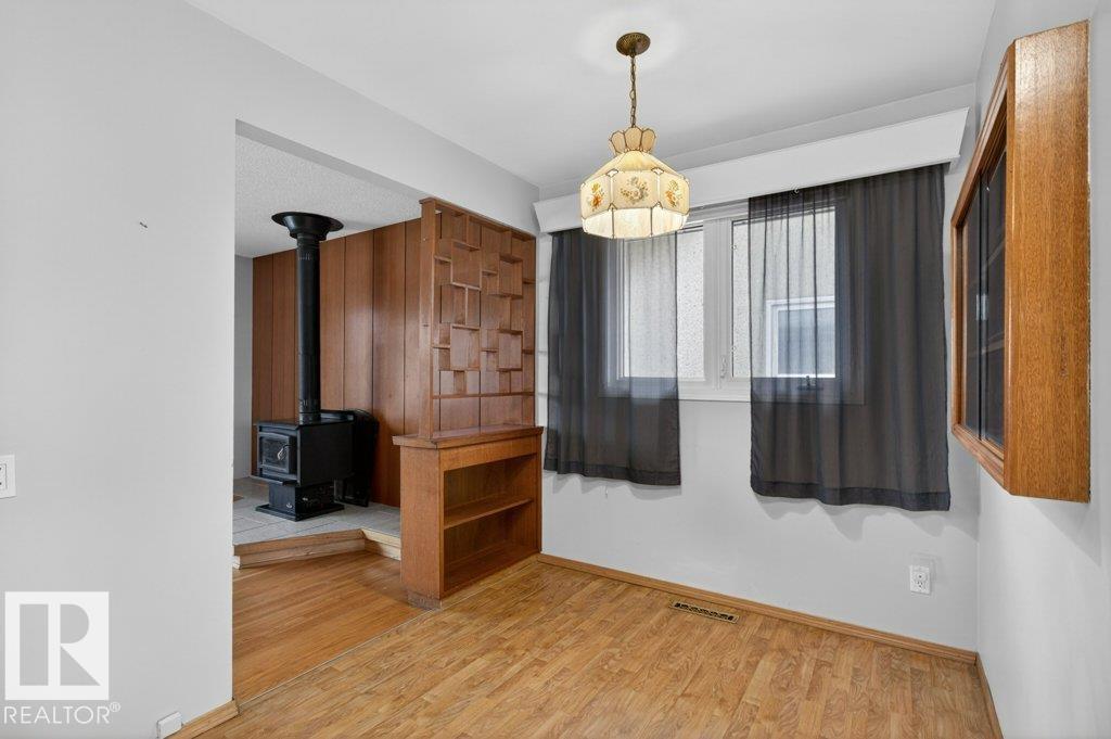 5216 89 AV NW - 21