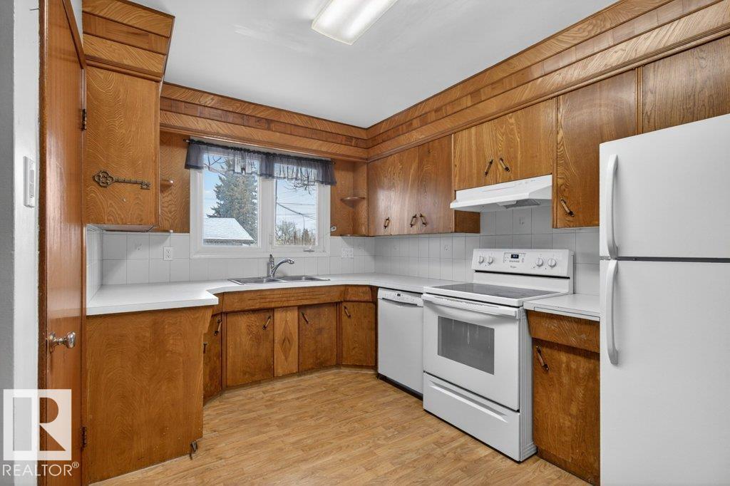 5216 89 AV NW - 23