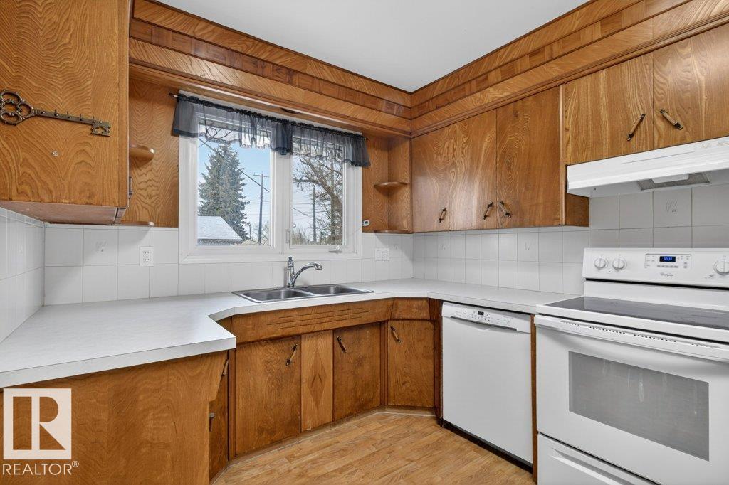5216 89 AV NW - 24