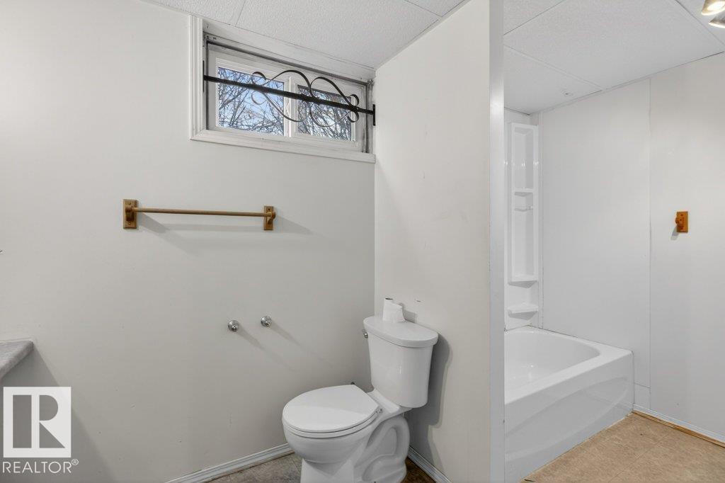 5216 89 AV NW - 32