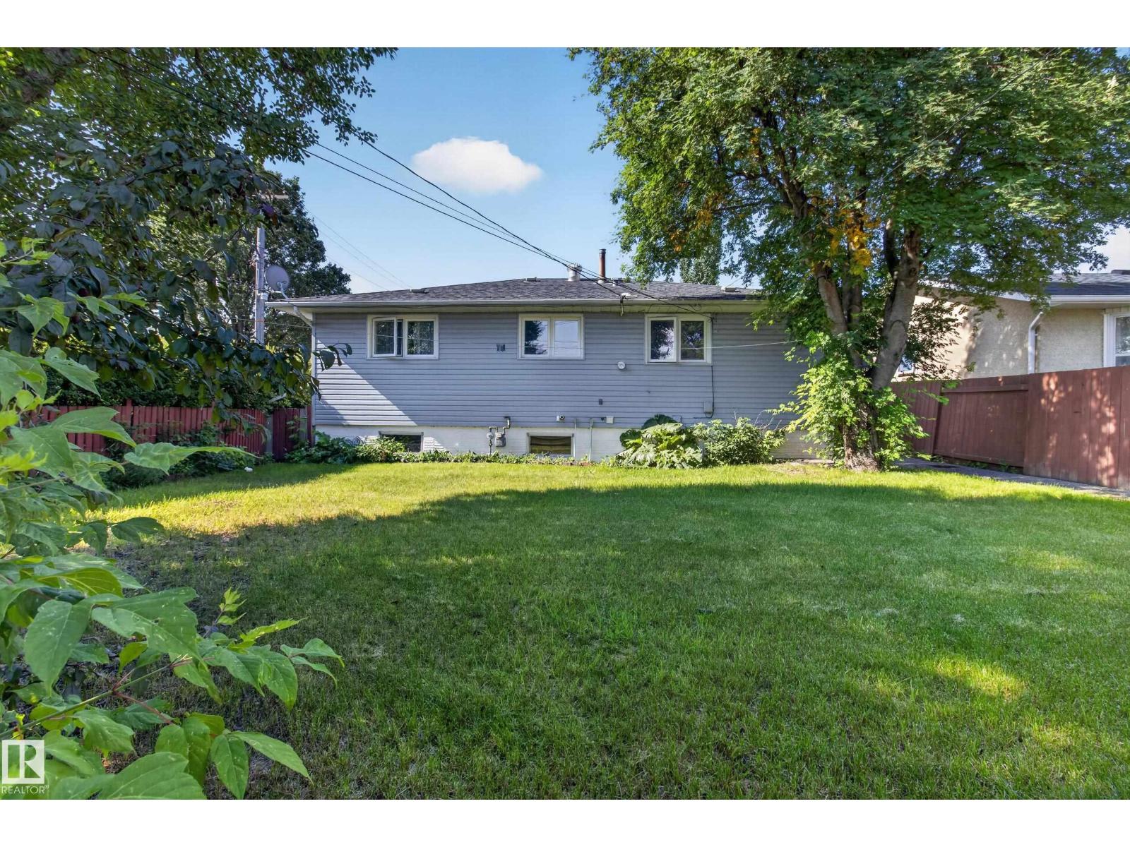 5216 89 AV NW - 36