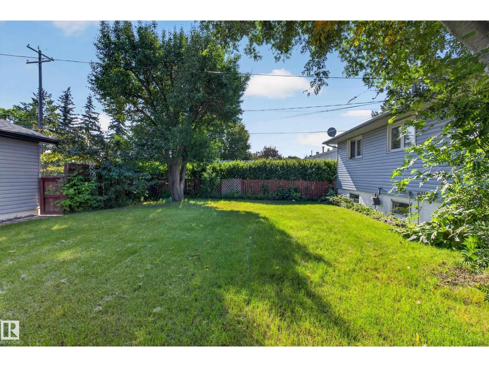 5216 89 AV NW - 37