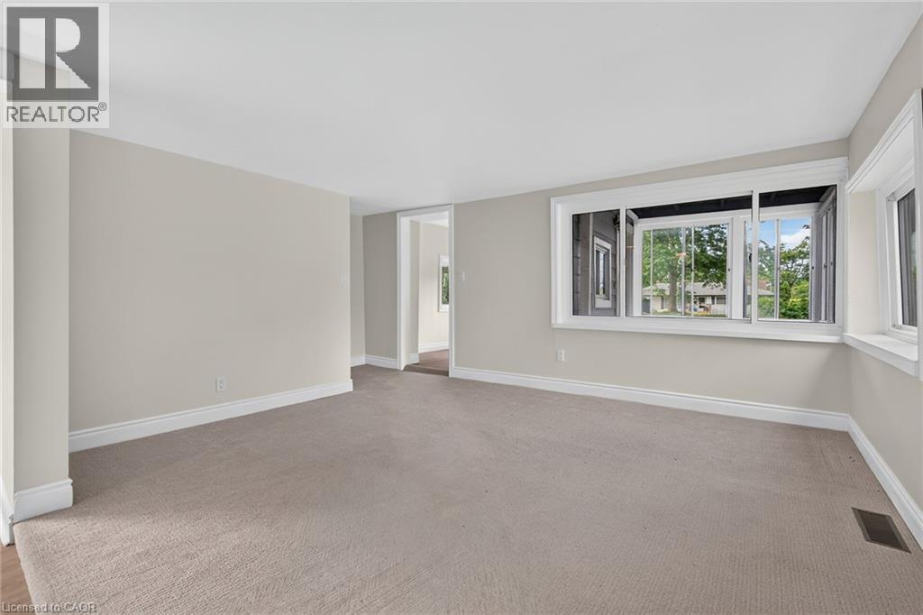 233 NORTH CAYUGA Street W - 11