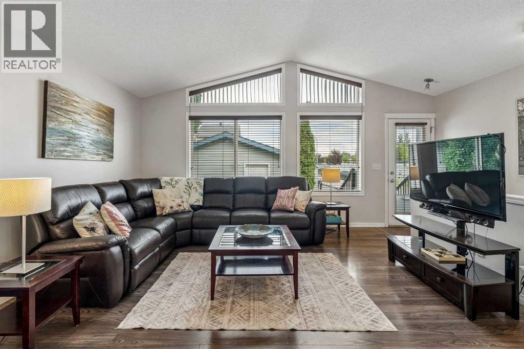 2046 New Brighton Gardens SE - 7