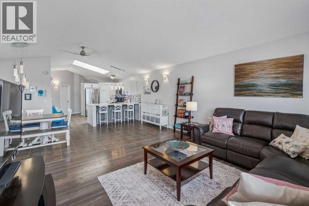 2046 New Brighton Gardens SE - 8