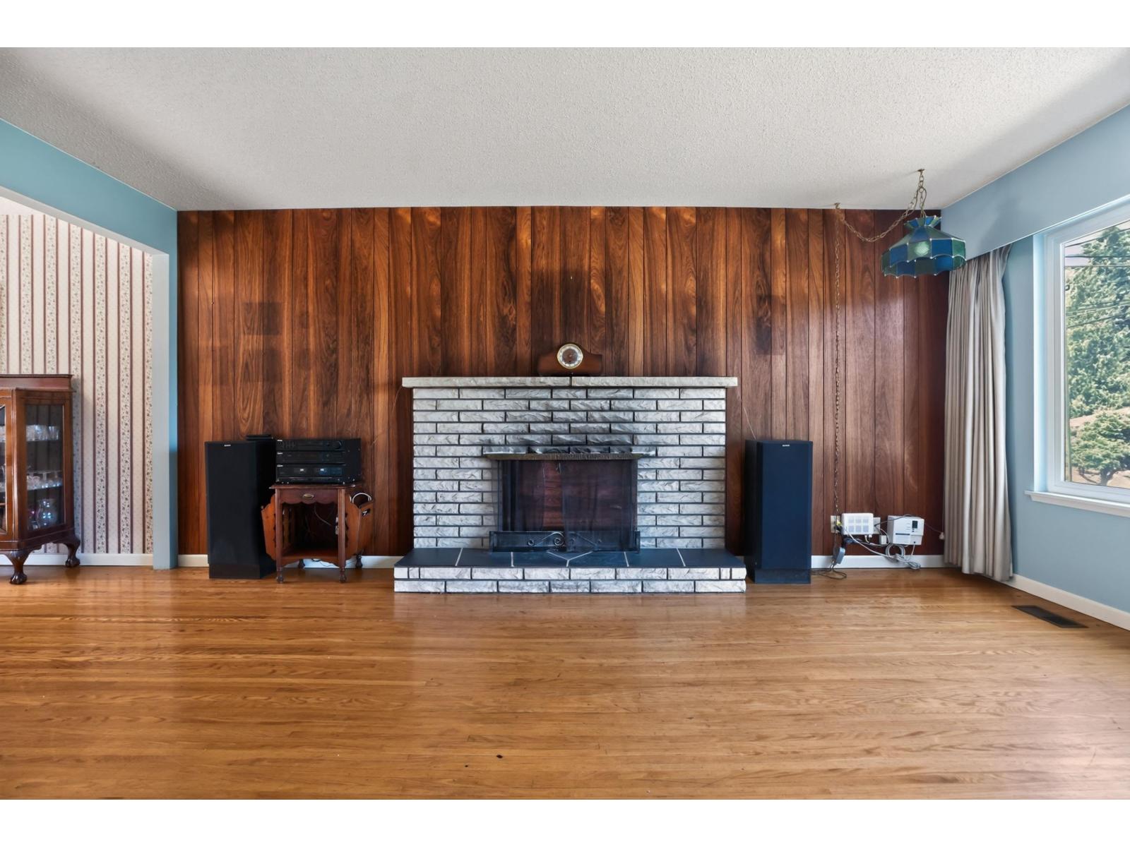 11446 94 AVENUE, Delta