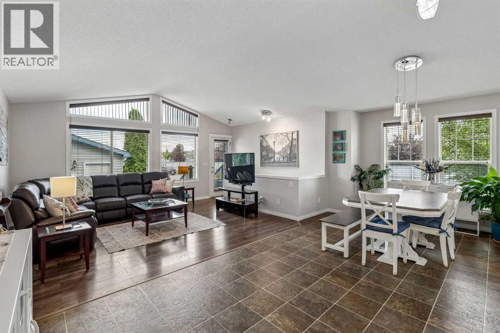 2046 New Brighton Gardens SE - 6