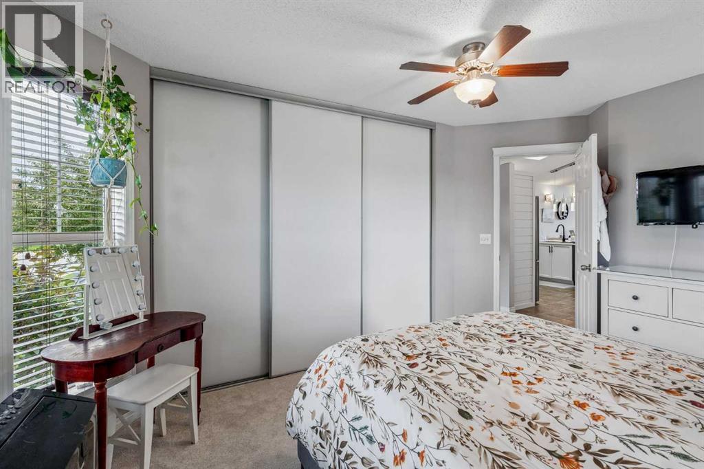 2046 New Brighton Gardens SE - 11