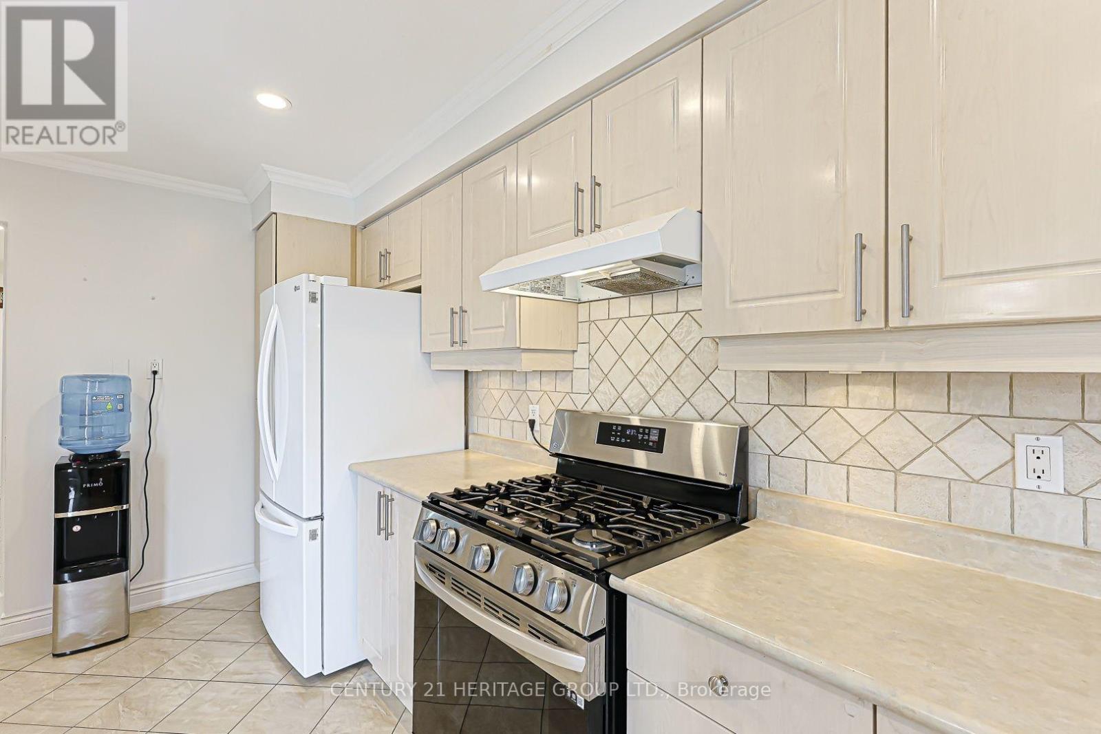 476 BRITANNIA AVENUE - 9
