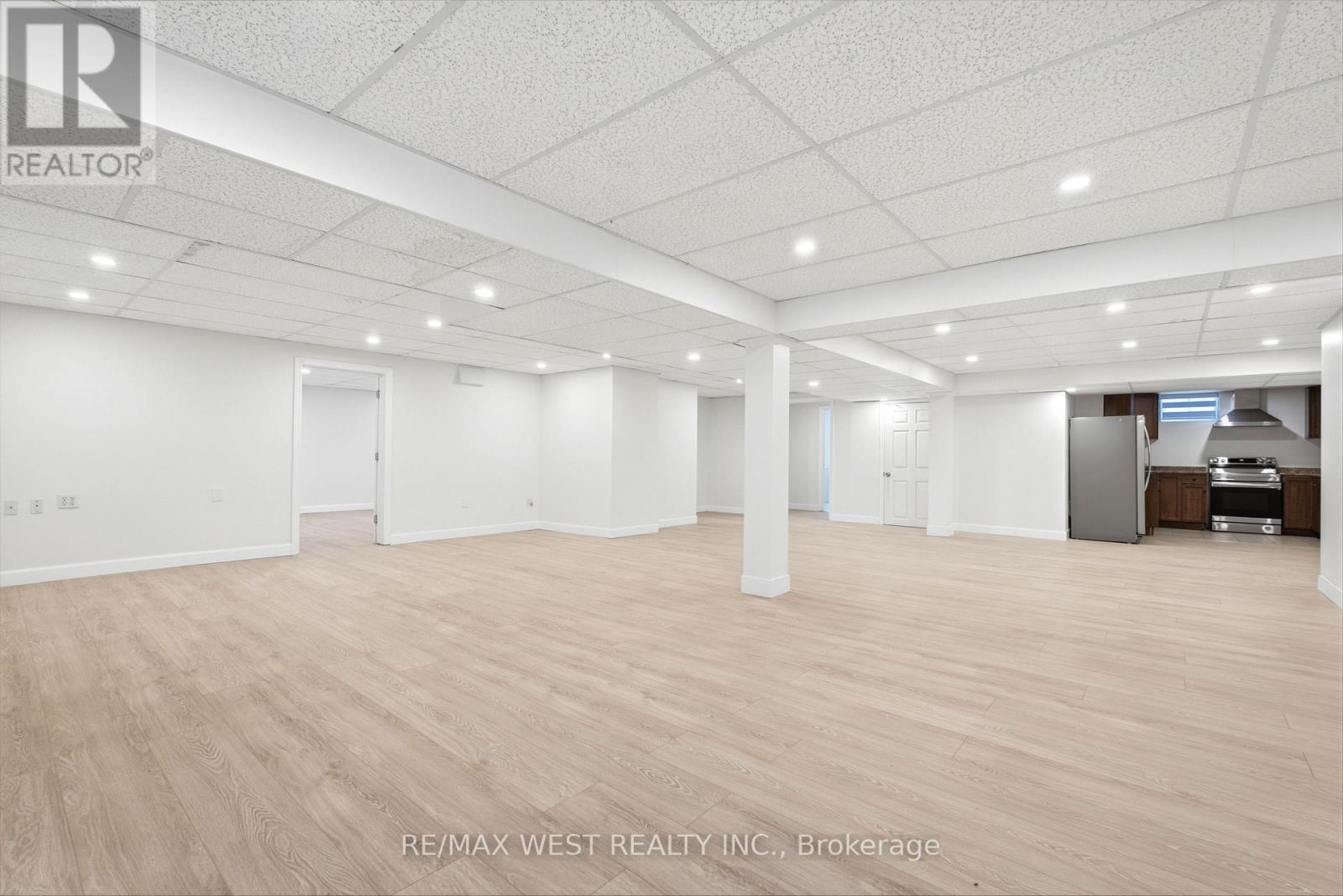 3163 ROLLING STONE COURT - Image 30