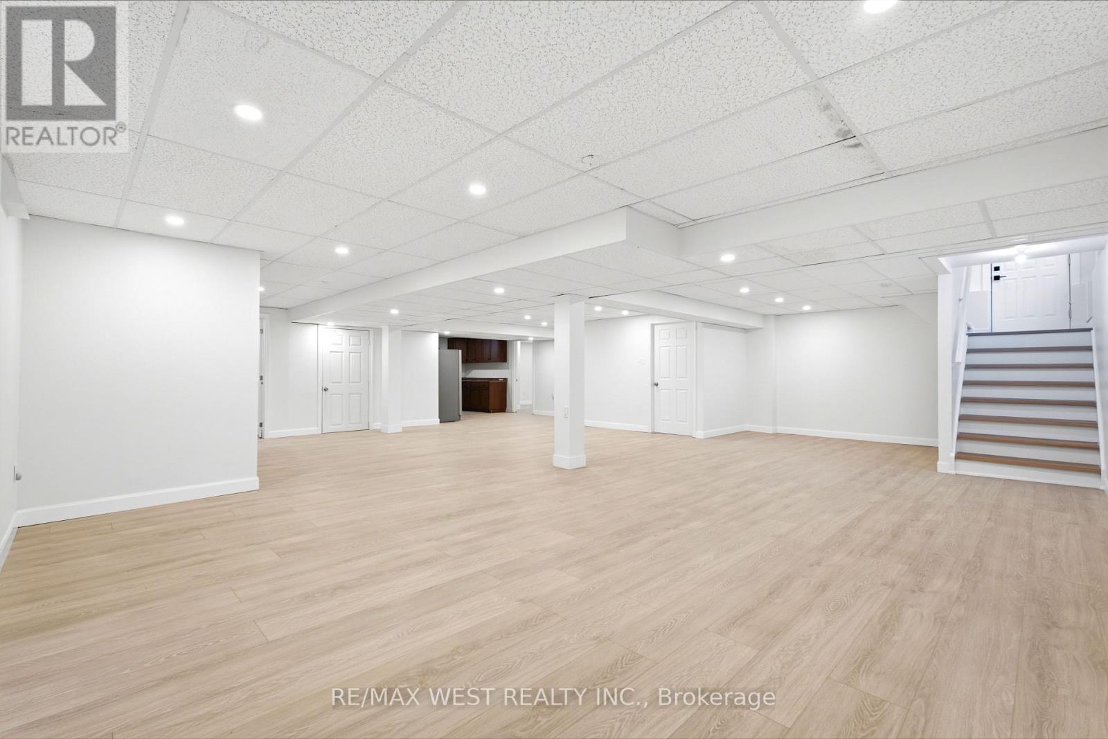 3163 ROLLING STONE COURT - Image 31