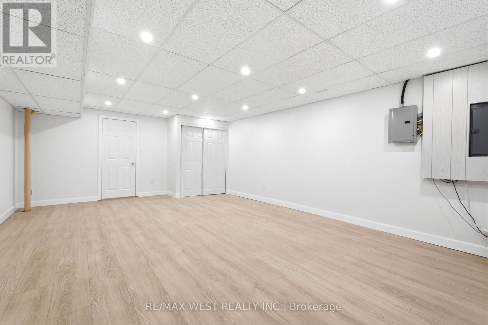 3163 ROLLING STONE COURT - Image 36