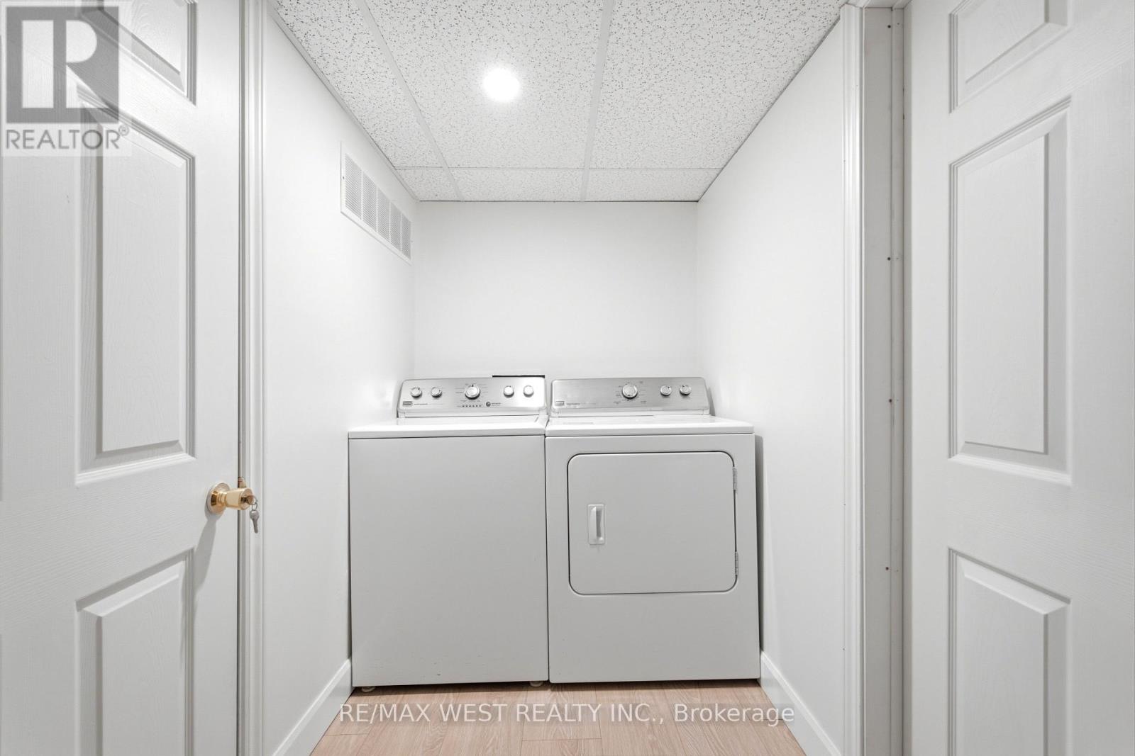 3163 ROLLING STONE COURT - Image 37