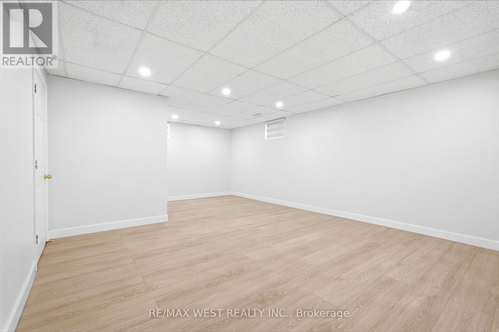 3163 ROLLING STONE COURT - Image 41