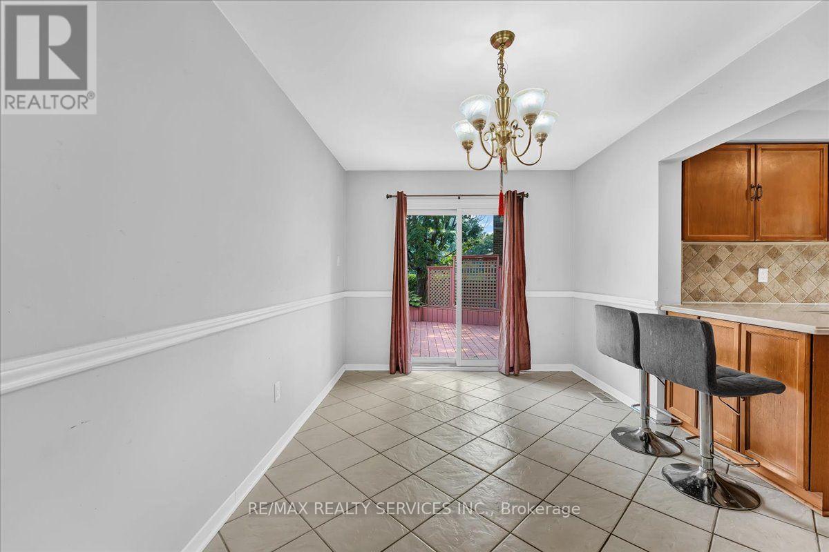 79 BURGBY AVENUE - 16