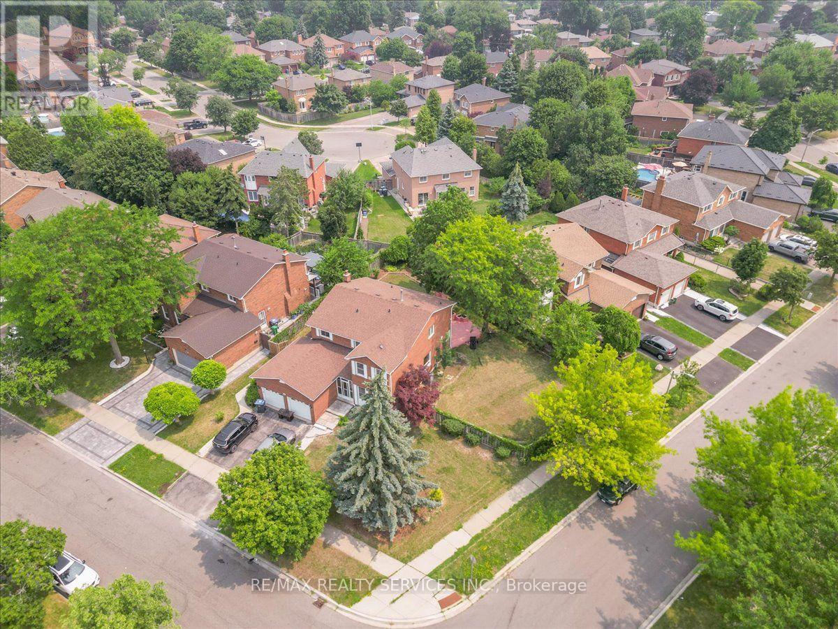 79 BURGBY AVENUE - 2