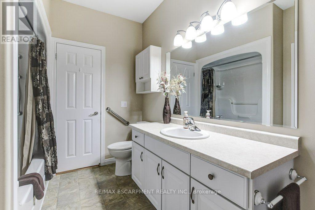 #109 20 ISHERWOOD AVENUE - 16