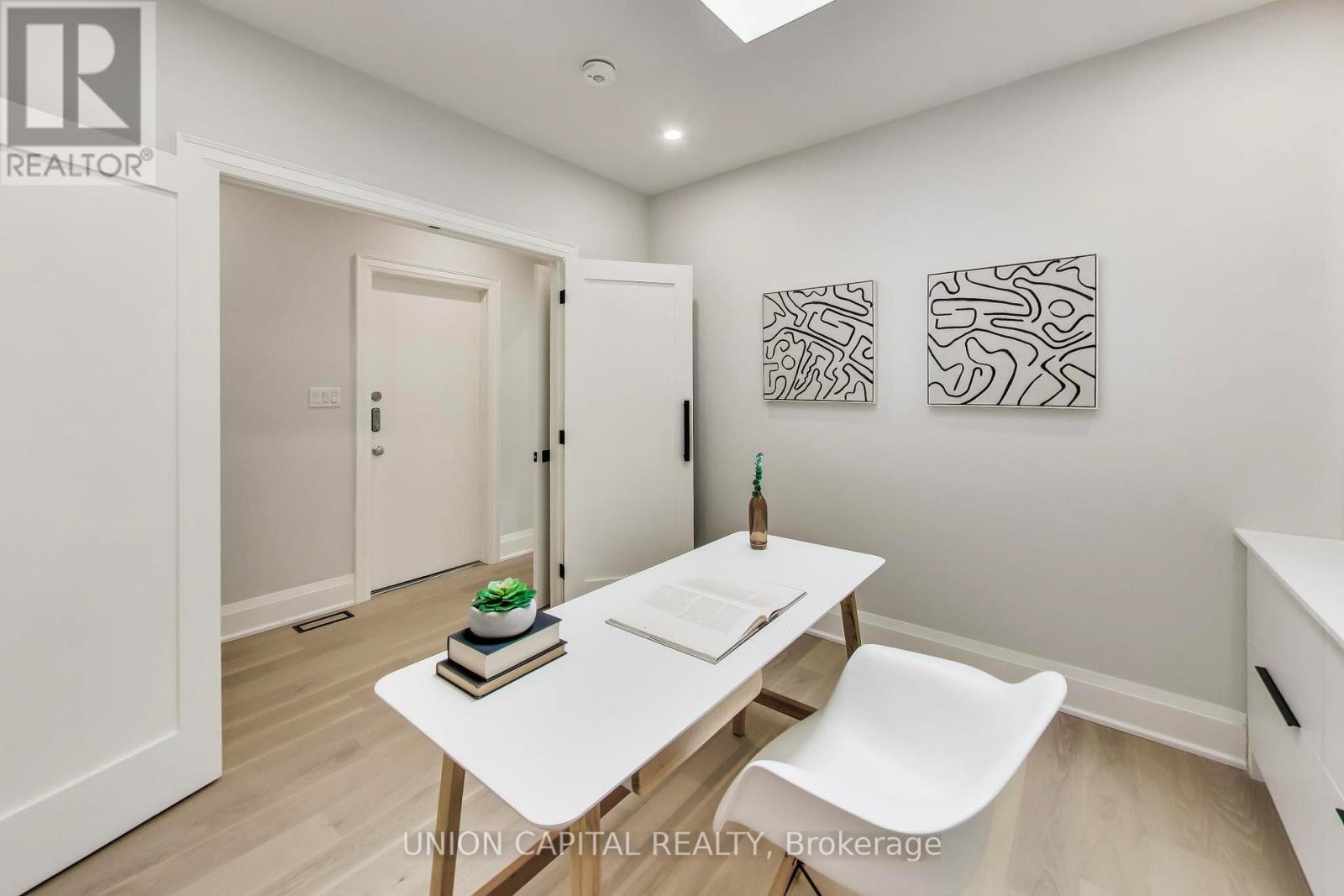 58 FORSYTH AVENUE N - 16