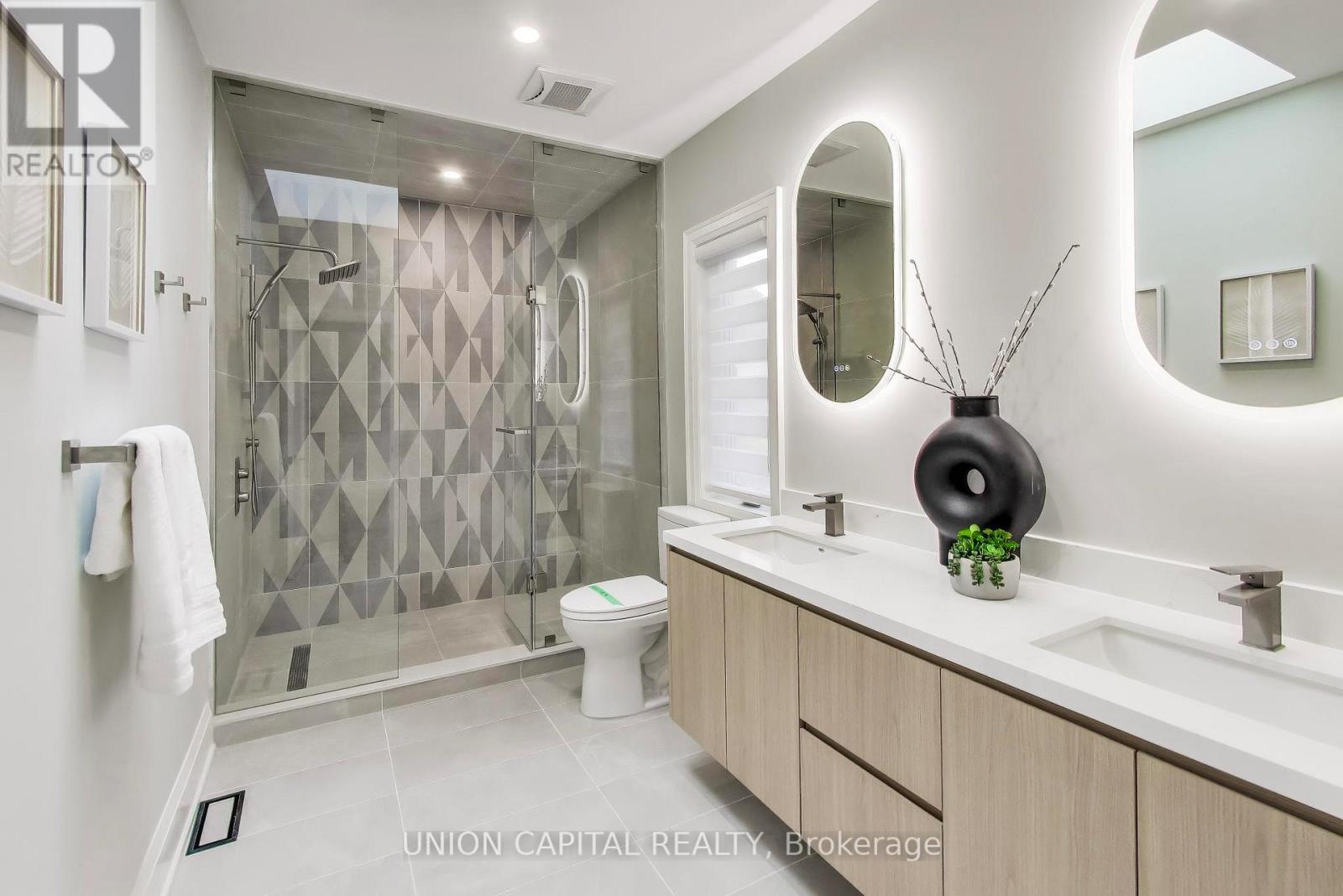 58 FORSYTH AVENUE N - 19