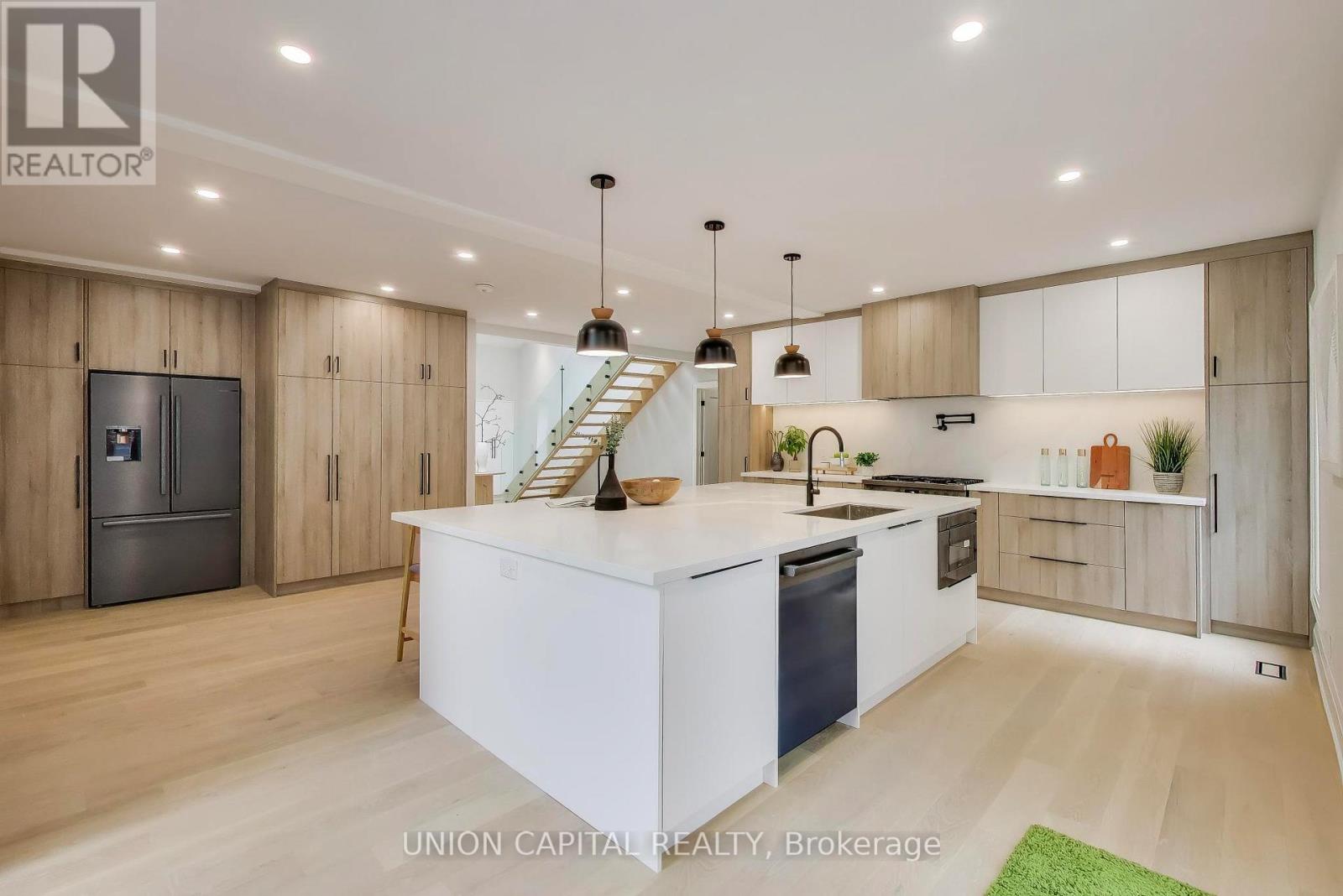 58 FORSYTH AVENUE N - 2
