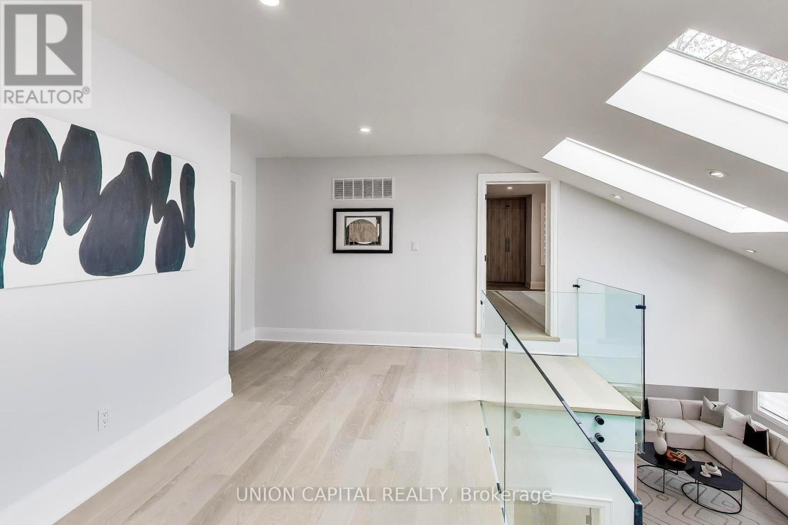 58 FORSYTH AVENUE N - 21