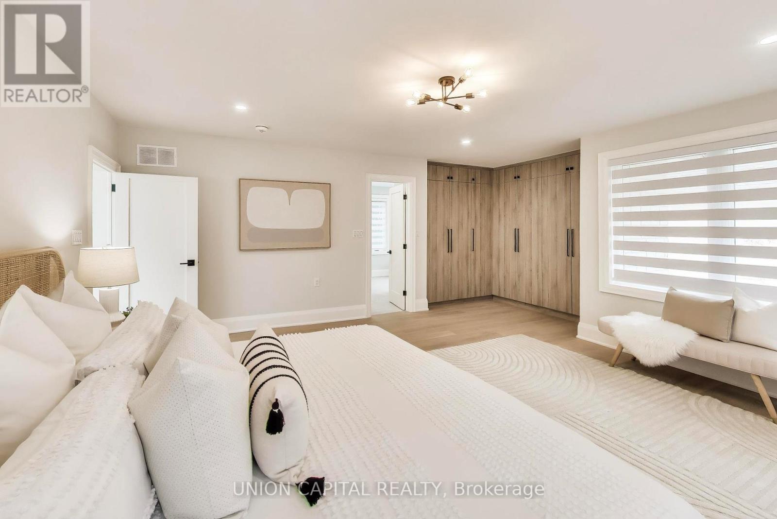 58 FORSYTH AVENUE N - 24