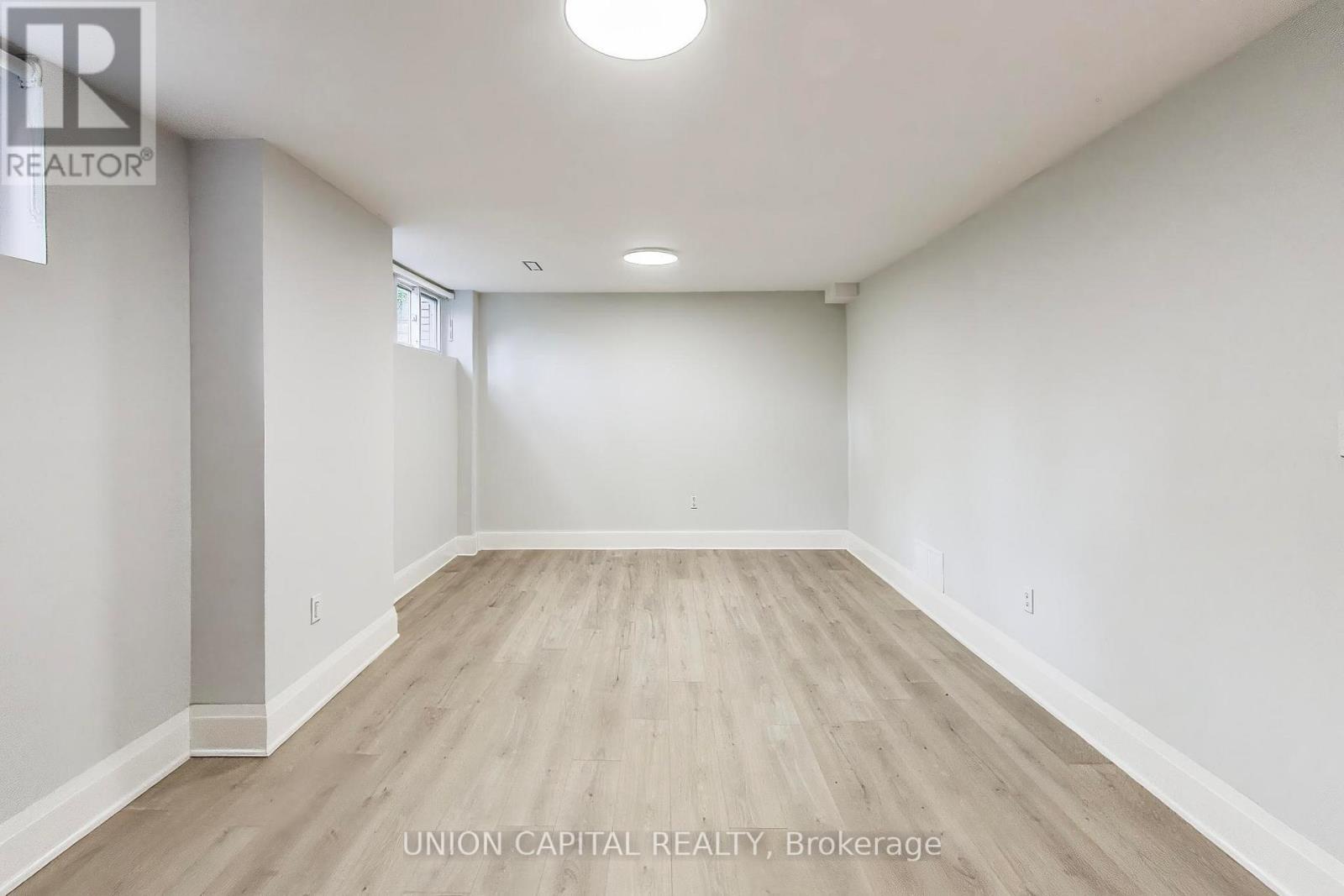 58 FORSYTH AVENUE N - 39