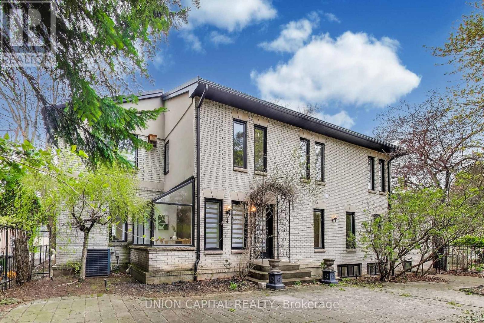 58 FORSYTH AVENUE N - 49