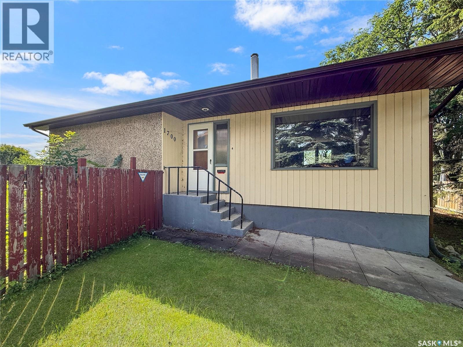 1700 15th AVENUE W - 1