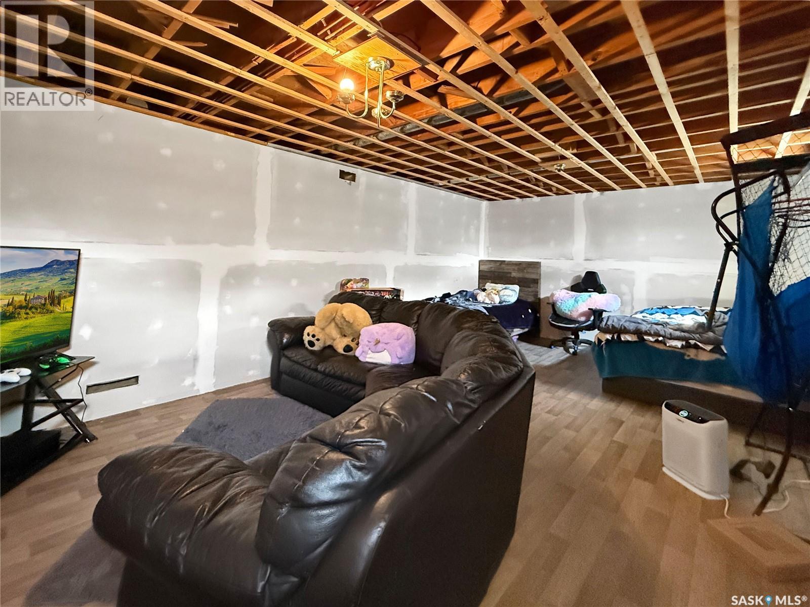 1700 15th AVENUE W - 15