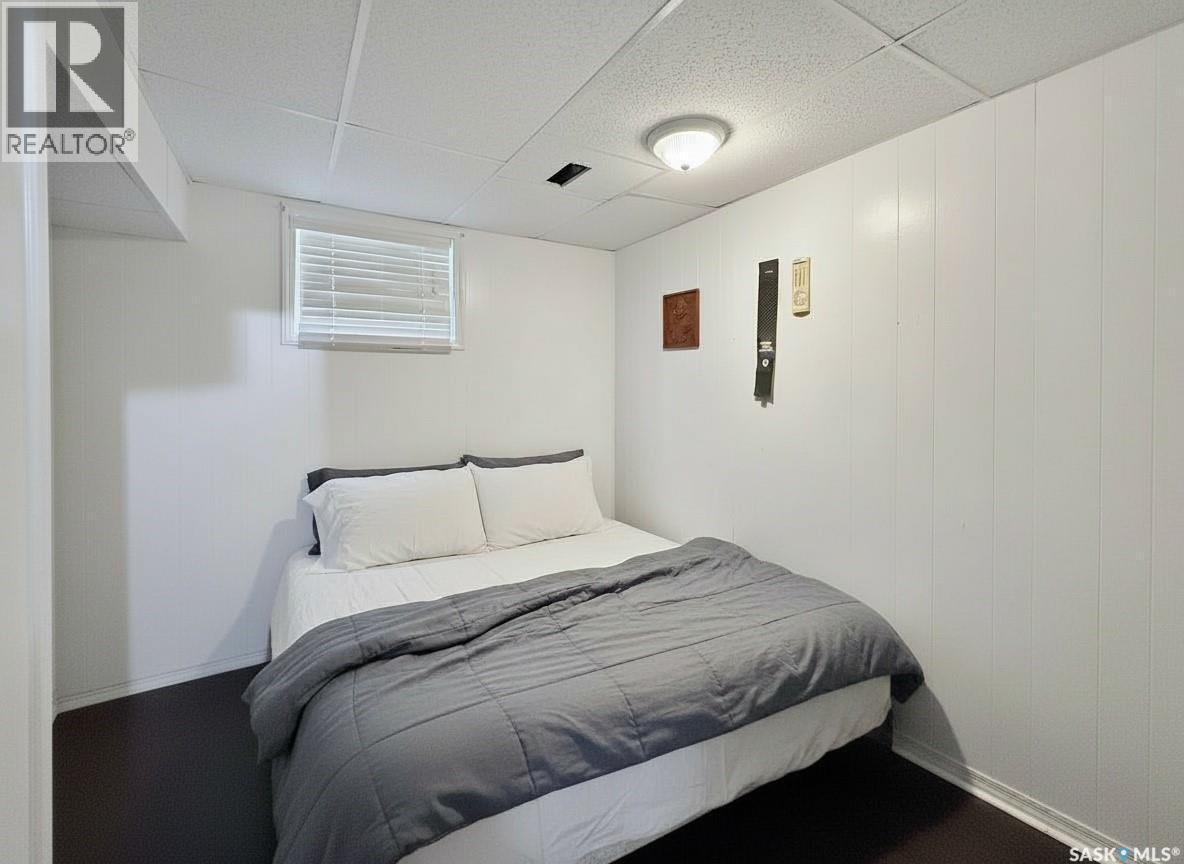 1700 15th AVENUE W - 17