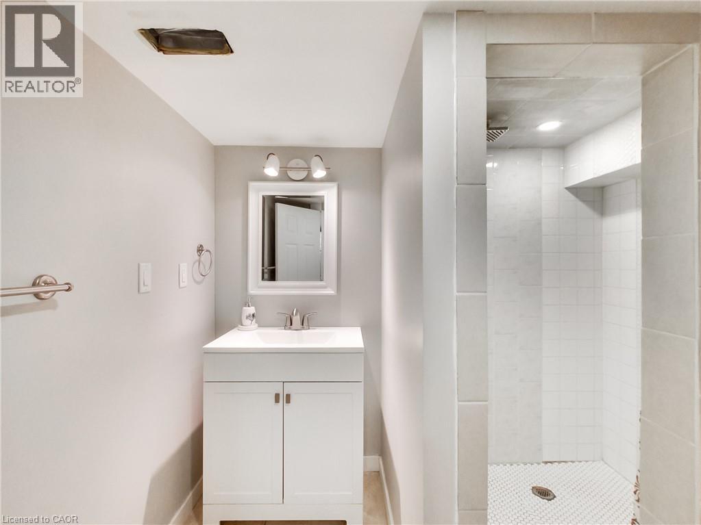 229 PARKDALE Avenue N - 12