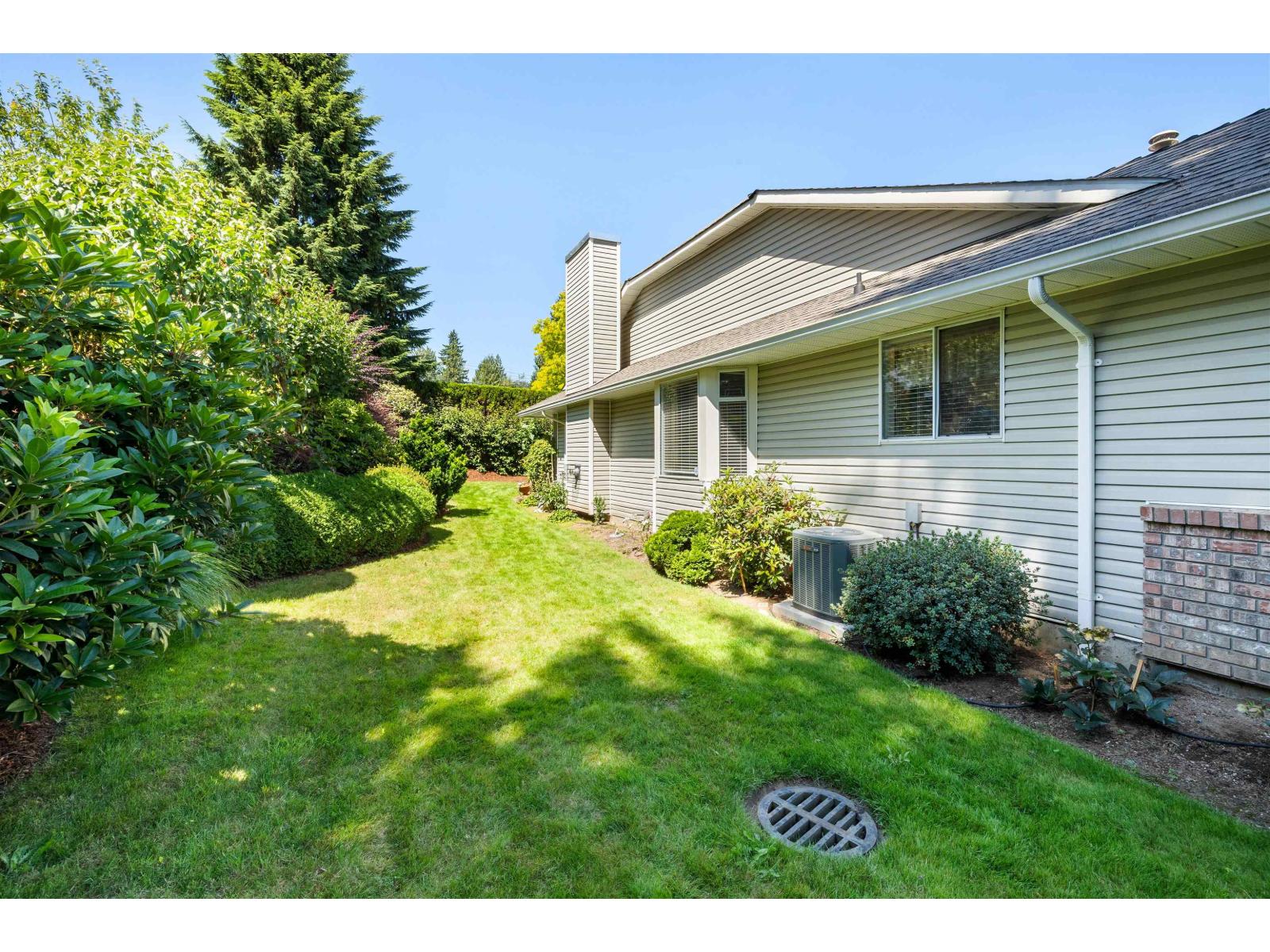 2 Bed, 3 Bath House for Sale in Abbotsford – 23 32615 MURRAY AVENUE, Abbotsford – MLS# R3147526 - Image 25
