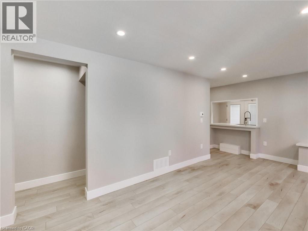 229 PARKDALE Avenue N - 20