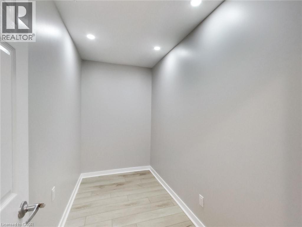 229 PARKDALE Avenue N - 21