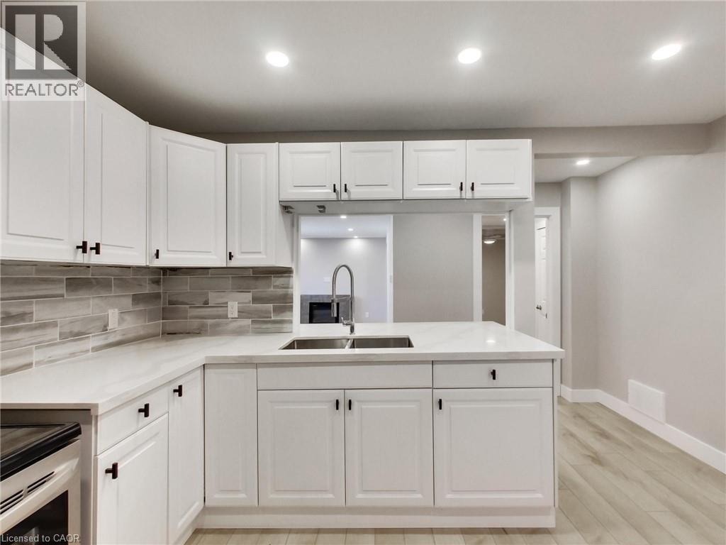 229 PARKDALE Avenue N - 12
