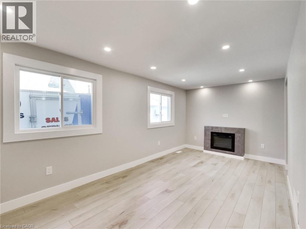 229 PARKDALE Avenue N - 16