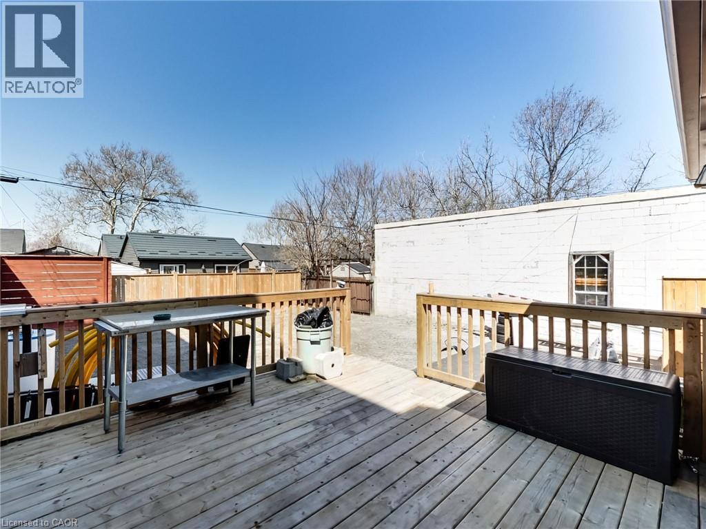 229 PARKDALE Avenue N - 39