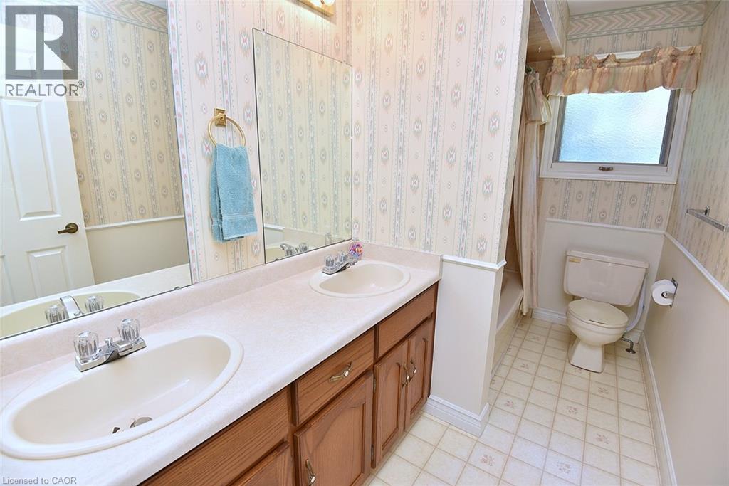 275 WOODLAND Drive - 13