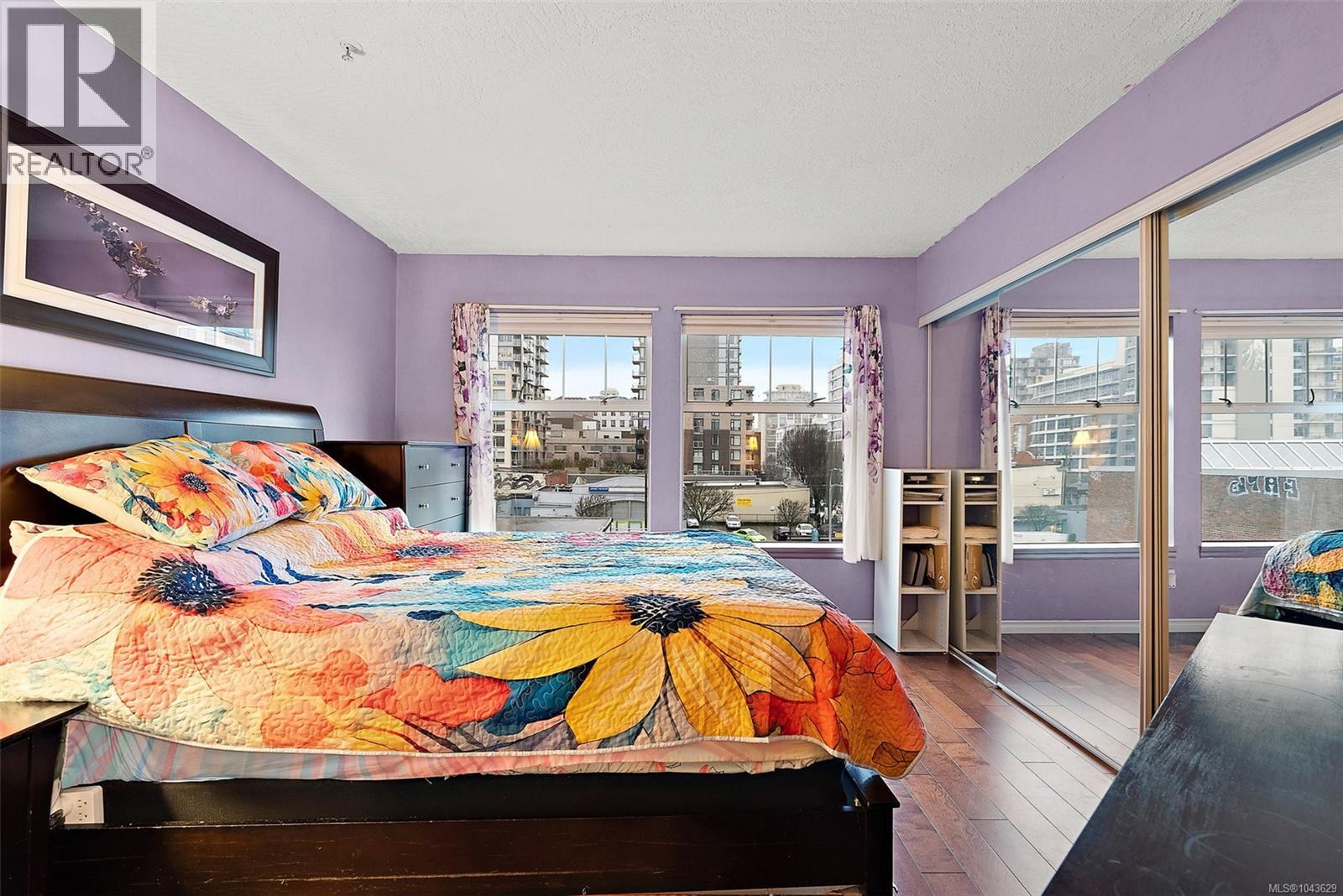 #302 935 Johnson St - 10