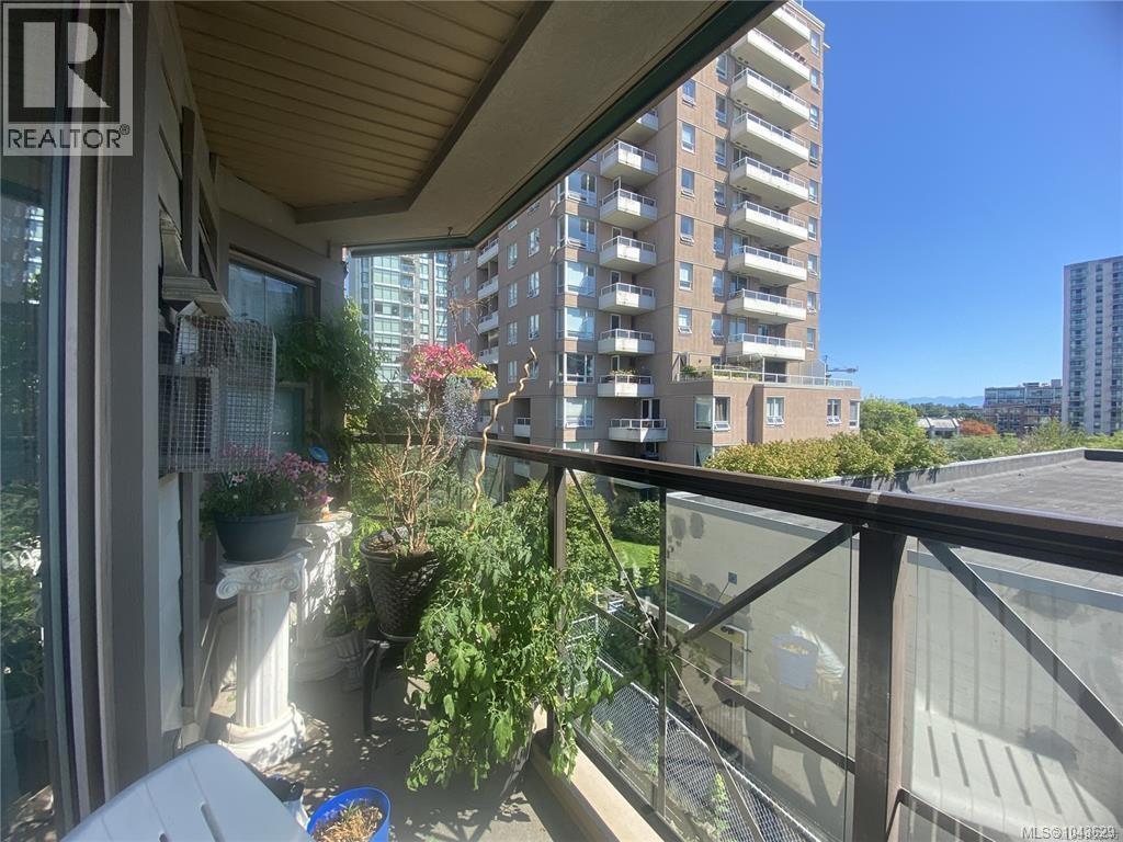 #302 935 Johnson St - 17