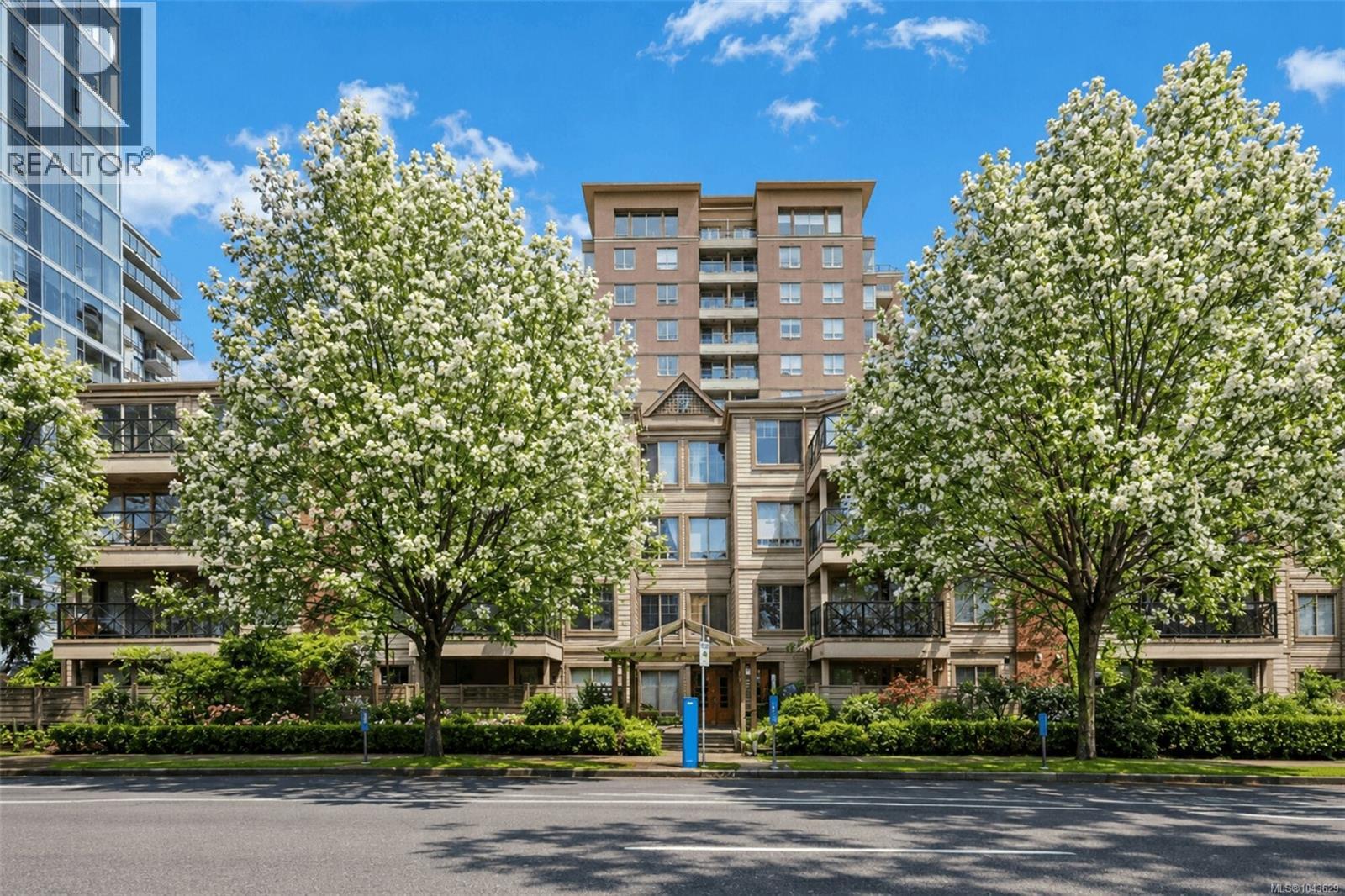 #302 935 Johnson St - 2