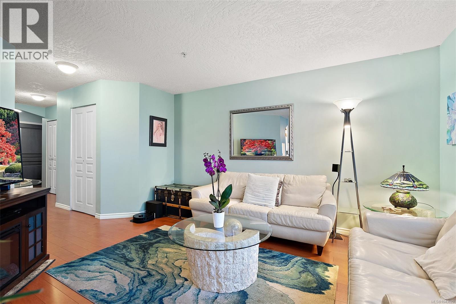 #302 935 Johnson St - 4
