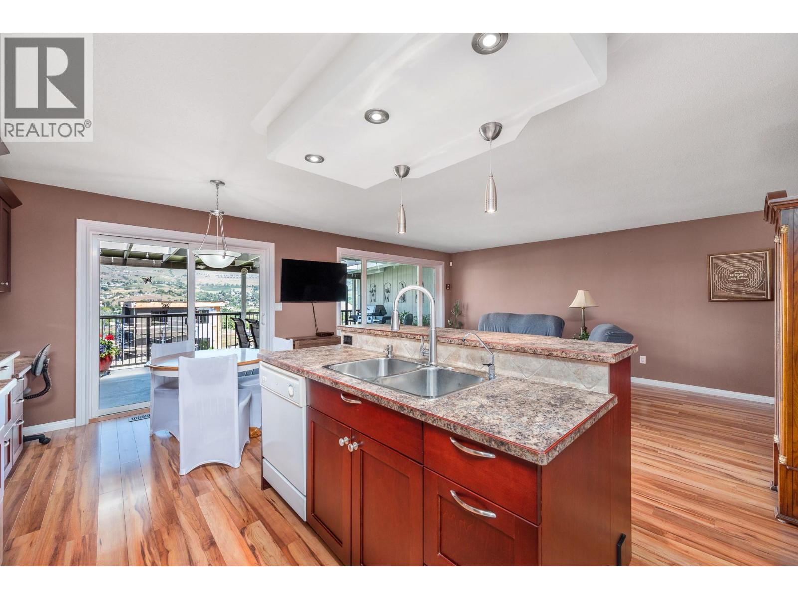 6777 Longacre Drive - 12