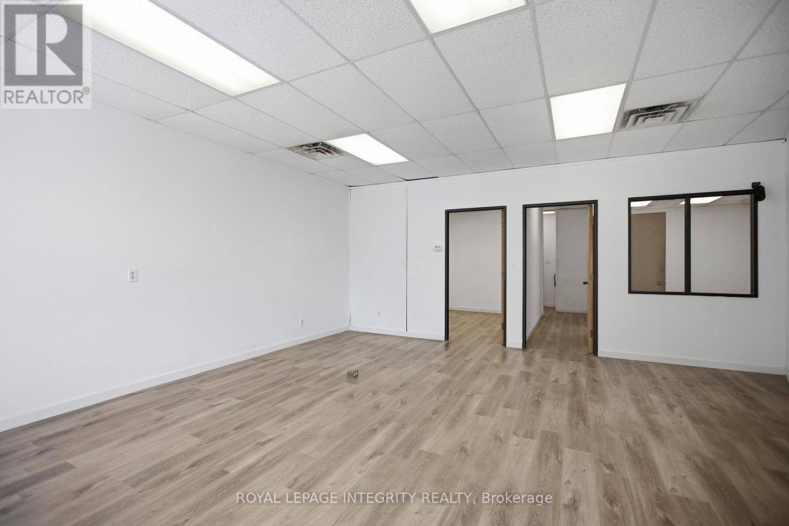 Studio for Rent in Ottawa – 4 – 75 ELGIN STREET W, Ottawa – By Peter Sagos - Image 4