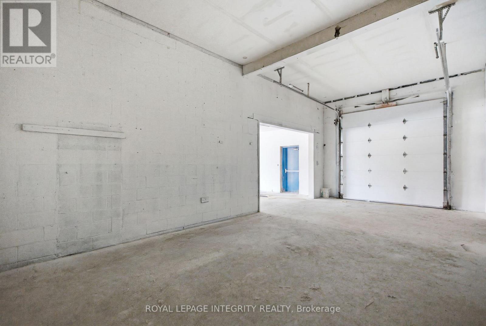 Studio for Rent in Ottawa – UNIT 3 – 104 ELGIN STREET W, Ottawa – By Peter Sagos - Image 6