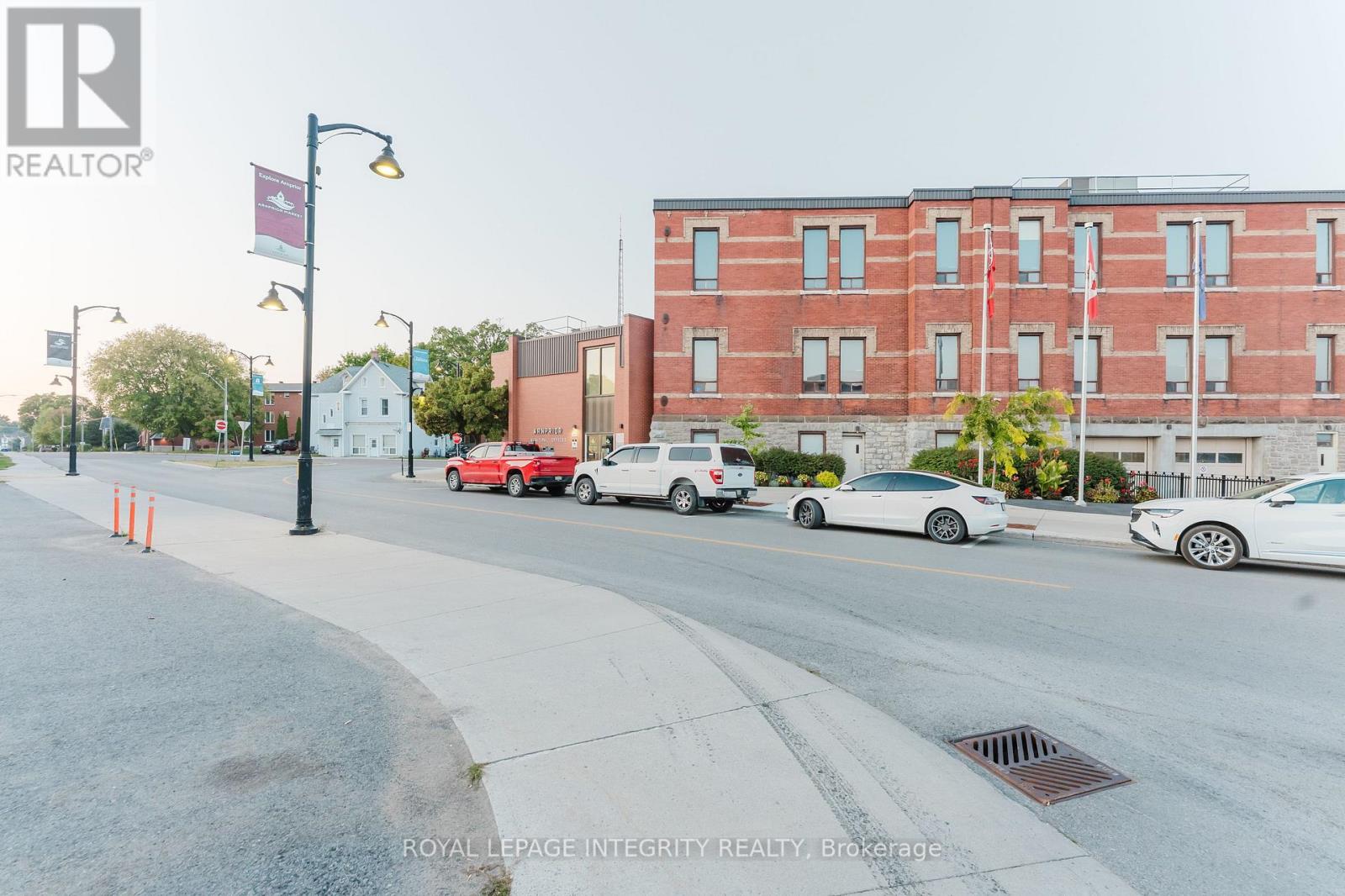 Studio for Rent in Ottawa – UNIT 3 – 104 ELGIN STREET W, Ottawa – By Peter Sagos - Image 9