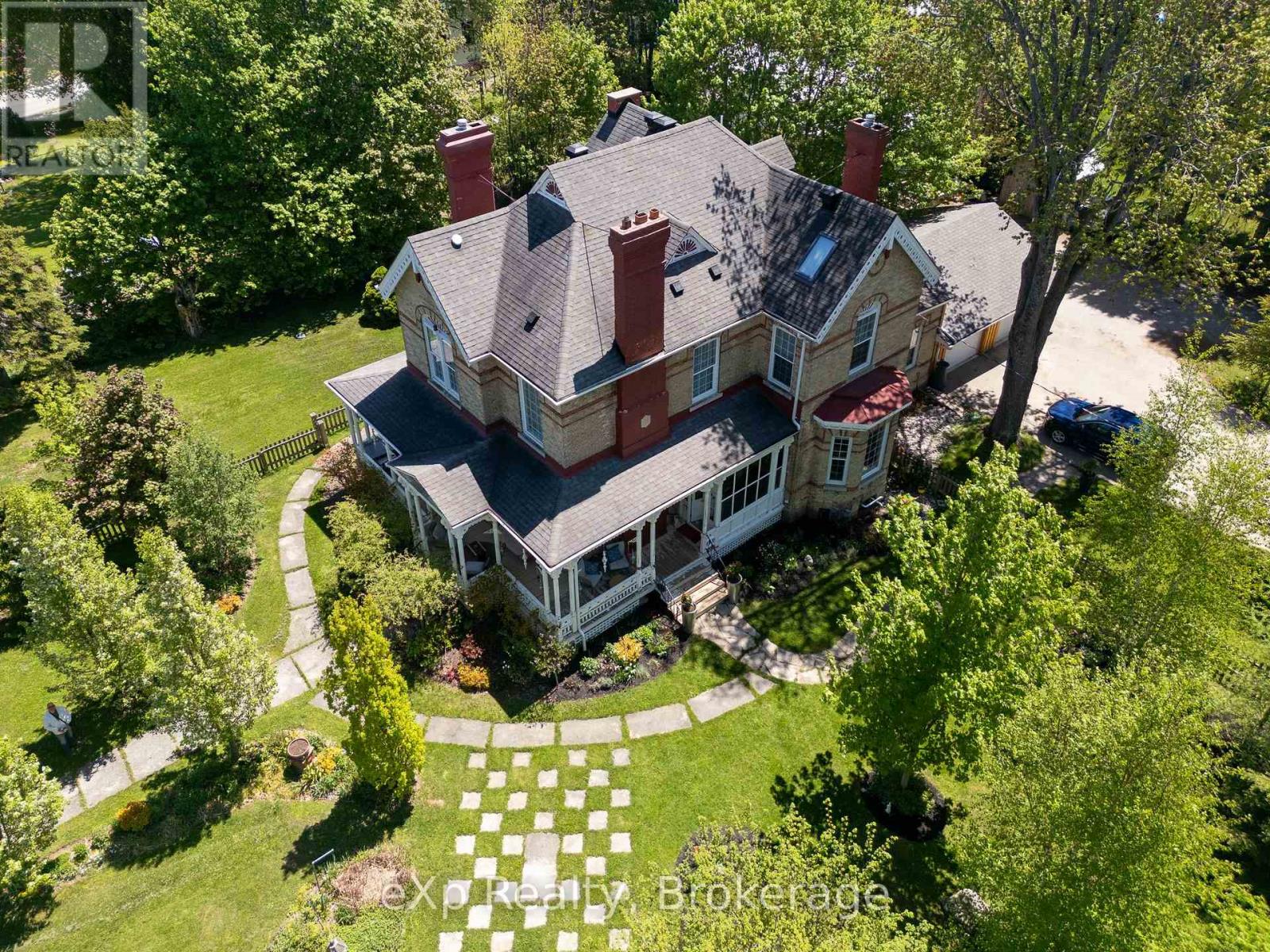 285 MARY STREET - 1
